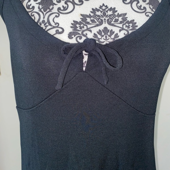 Gap Size XS Black Drawstring Scoop Neck Cami Mid-Length Dress with Empire Waist - Picture 5 of 12